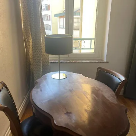 Frida- Thermal à 2 Min- 10 Pers - Chez Julie Apartamento